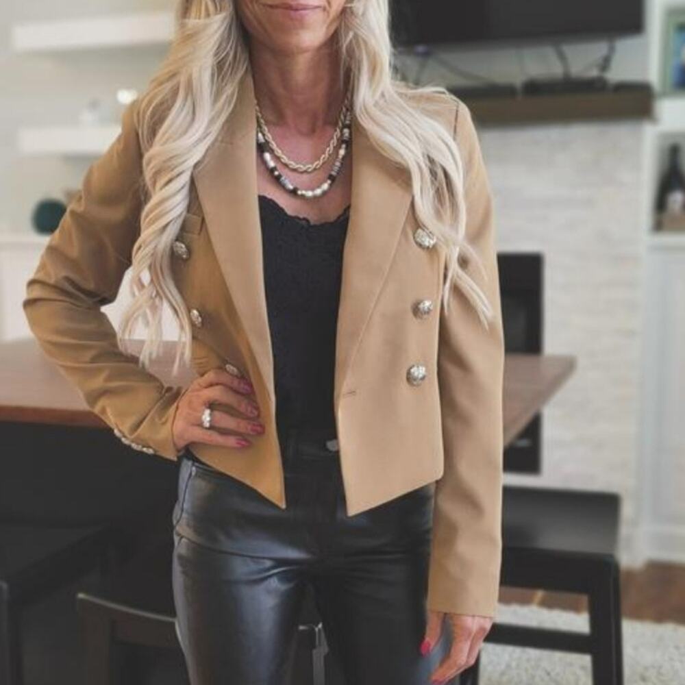 WHBM Studio Double-Breasted Cropped Blazer Toasted Coconut Caramel Tan Jacket 4 - Picture 5 of 15